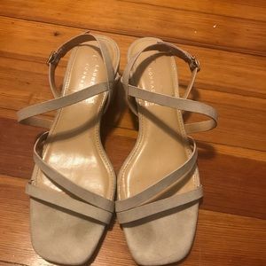 Lauren Conrad 1” nude heels